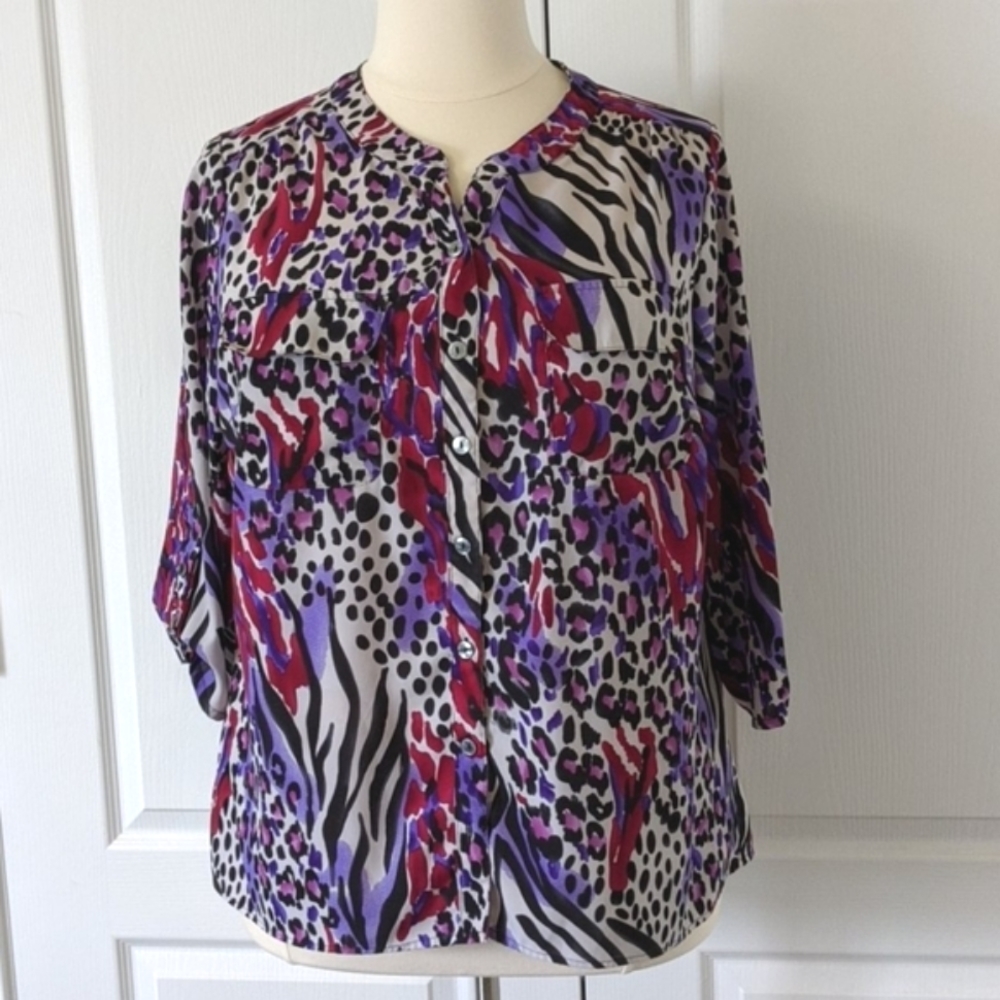 Vibrant animal print tunic with 3/4 sleeves